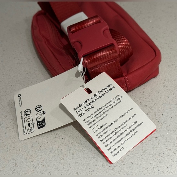 ✨NWT✨ Lululemon: Future Legacy Everywhere Belt Bag Mini - Picture 9 of 10